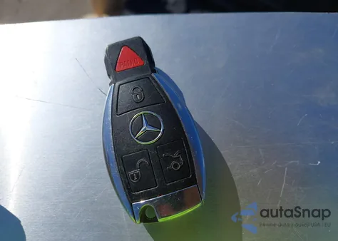 2018 Mercedes-Benz C 300 z USA, uszkodzony, nr VIN 55SWF4JBXJU280298